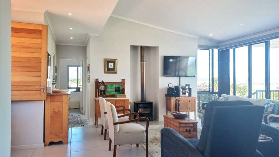 3 Bedroom Property for Sale in Fraaiuitsig Western Cape